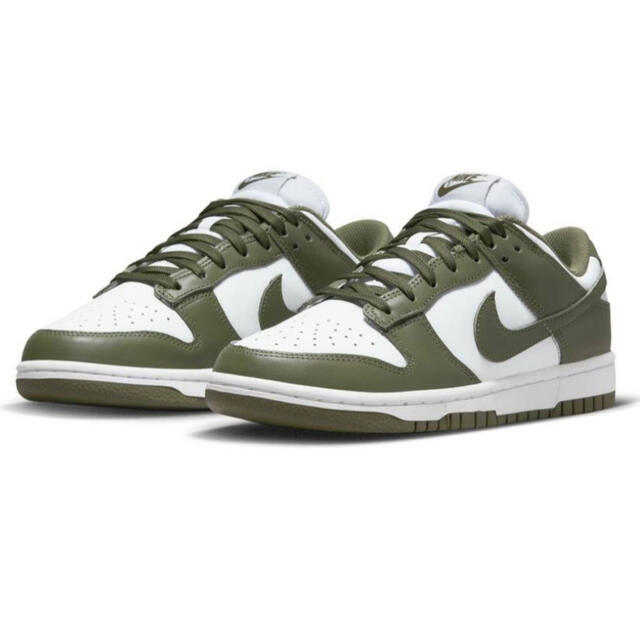 NIKE(ナイキ)の28㎝ NIKE WMNS DUNK LOW MEDIUM OLIVE メンズの靴/シューズ(スニーカー)の商品写真