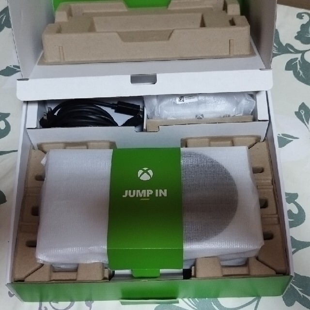 Xbox Series S / SSD512GB - 家庭用ゲーム機本体