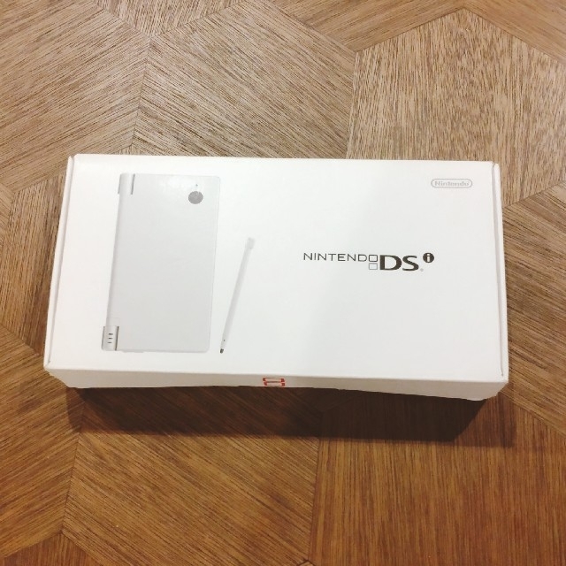 任天堂(ニンテンドウ)のNintendo DS 本体 ニンテンドー DSI WHITE エンタメ/ホビーのゲームソフト/ゲーム機本体(携帯用ゲーム機本体)の商品写真