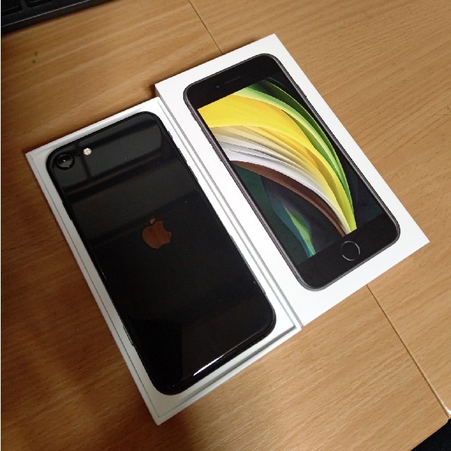 新年の贈り物 iPhone SE2 64GB　ブラック スマートフォン本体