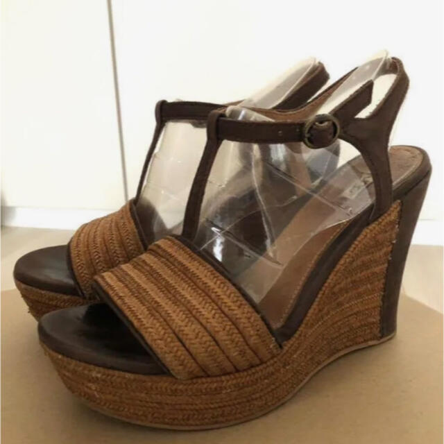 UGG ウェッジソール　サンダル レディースの靴/シューズ(サンダル)の商品写真
