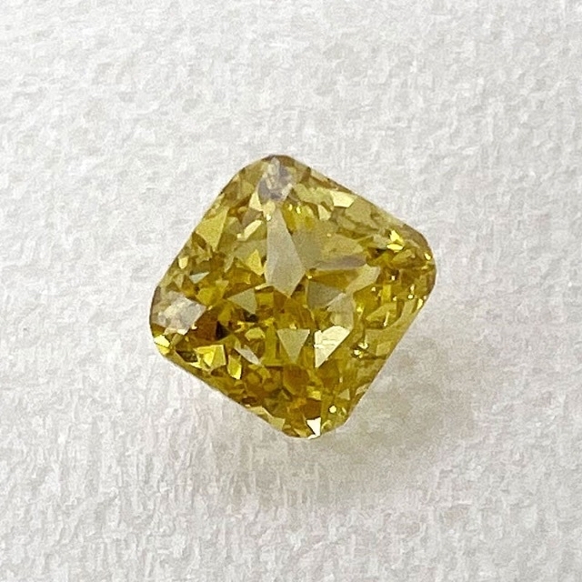 0.153ct ファンシー インテンス イエロー ダイヤモンド  ルース 裸石  レディースのアクセサリー(その他)の商品写真