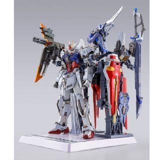 バンダイ(BANDAI)の【メタルビルド】ストライクガンダム+ストライカーセット(フィギュア)