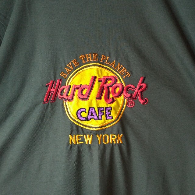 Hard Rock CAFE(ハードロックカフェ)の《良品》ハードロックカフェ　刺繍ロゴ Tシャツ　USA製　XL　カーキ メンズのトップス(Tシャツ/カットソー(半袖/袖なし))の商品写真