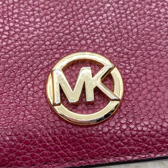 Michael Kors(マイケルコース)のコンパクト　MICHAEL KORS マイケルコース　折り財布　ワインレッド系 レディースのファッション小物(財布)の商品写真