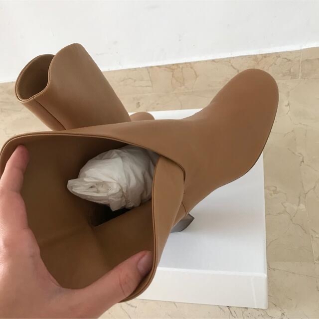 celine(セリーヌ)のセリーヌ フィービー期 アンクルブーツ Wrap Bootie 38.5 レディースの靴/シューズ(ブーティ)の商品写真