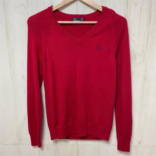 フレッドペリー(FRED PERRY)のフレッドペリー Vネック ニット レッド レディース M セーター(ニット/セーター)