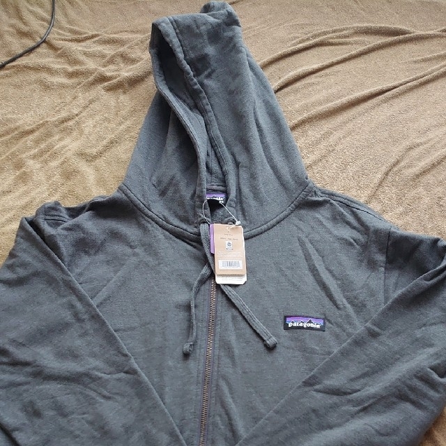 patagonia(パタゴニア)のPatagonia P-6 LW FULL-ZIP HOODY 新品 S メンズのトップス(パーカー)の商品写真