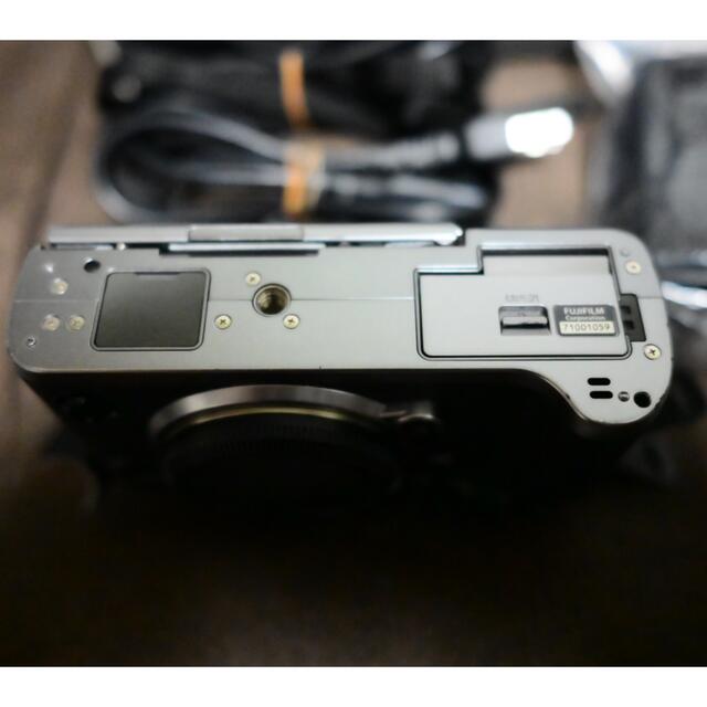 富士フイルム　X-T2 中古　グラファイトシルバー　 スマホ/家電/カメラのカメラ(ミラーレス一眼)の商品写真