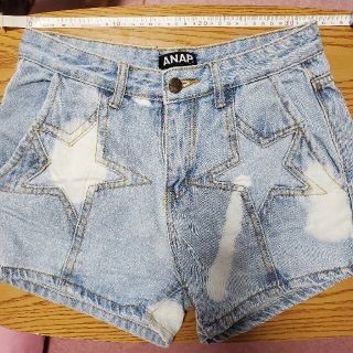 アナップ(ANAP)のANAP アナップ デニム ショートパンツ ブリーチ Sサイズ(ショートパンツ)