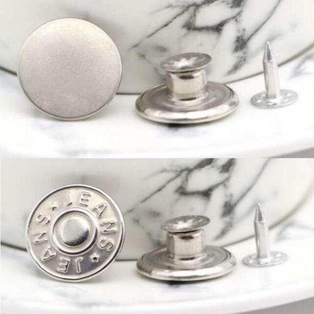 ウエスト調整ボタン 2個セット シルバー 簡単取付 デニム 取り外し可能 レディースのパンツ(デニム/ジーンズ)の商品写真