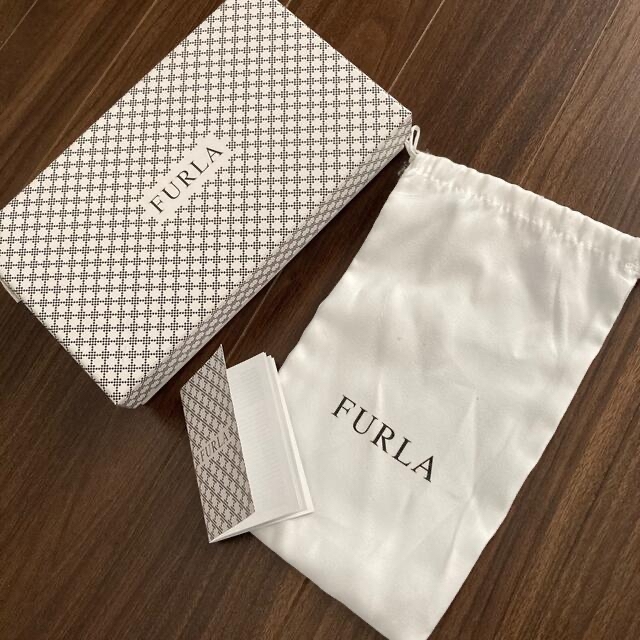 Furla(フルラ)のFURLAフルラ長財布の箱 レディースのバッグ(ショップ袋)の商品写真