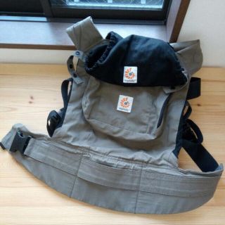 エルゴベビー(Ergobaby)のフリル限定値引☆美品☆エルゴ抱っこ紐、エルゴベビー、よだれカバー付き☆(抱っこひも/おんぶひも)