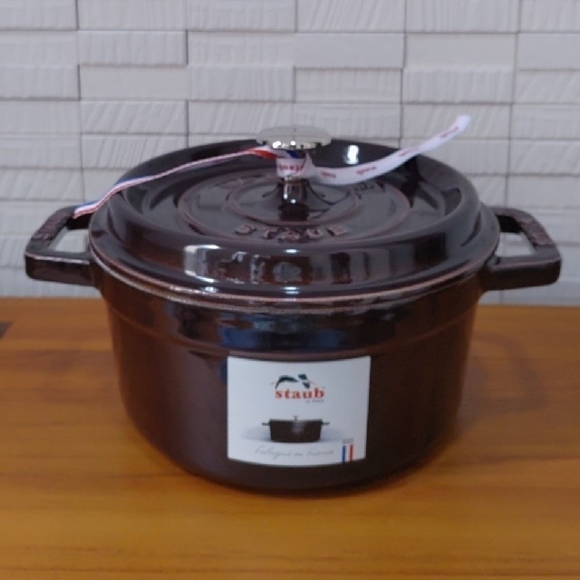 STAUB(ストウブ)のSTAUB  ラウンド20㎝　ナス インテリア/住まい/日用品のキッチン/食器(鍋/フライパン)の商品写真