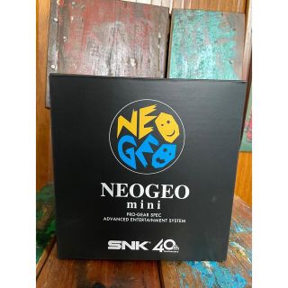 エスエヌケイ(SNK)のSNK NEOGEO mini (ネオジオミニ) + PAD mini(家庭用ゲーム機本体)