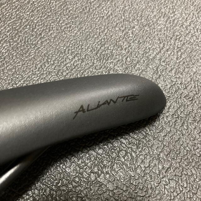 BROMPTON(ブロンプトン)のBROMPTON fizik Aliante R7 Saddle スポーツ/アウトドアの自転車(パーツ)の商品写真