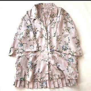 クラネ(CLANE)のクラネ花柄バックプリーツブラウスピンクレアclane pleats(その他)