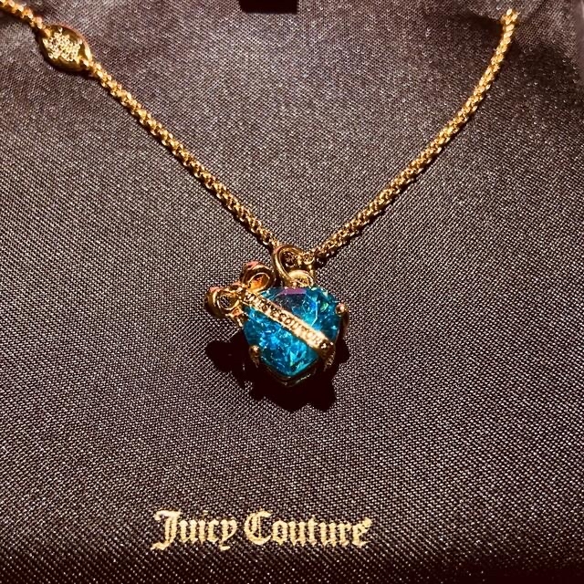 Juicy Couture(ジューシークチュール)のジューシークチュール　ハート　ネックレス　アパタイトブルー レディースのアクセサリー(ネックレス)の商品写真