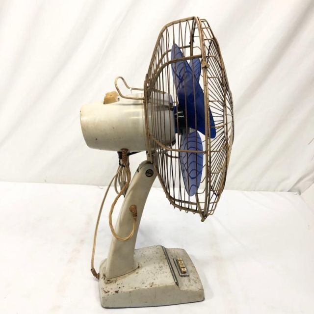 SHARP(シャープ)のSHARP シャープ ELECTRIC FAN 扇風機 PD-241 ジャンク スマホ/家電/カメラの冷暖房/空調(扇風機)の商品写真