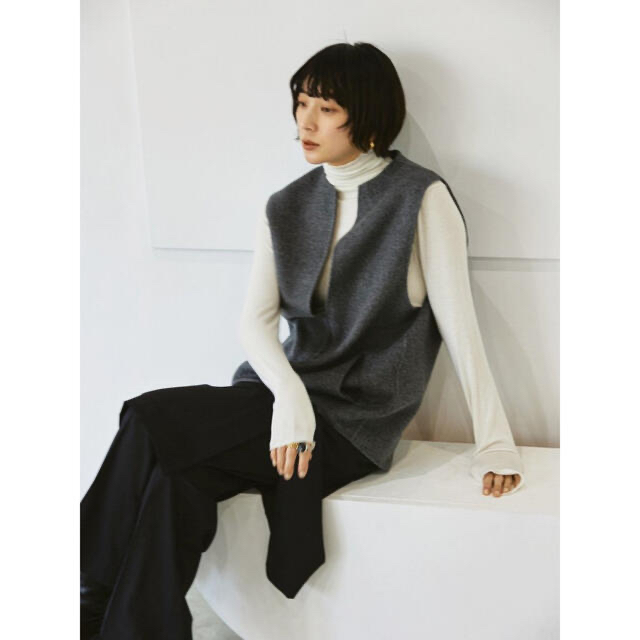 TODAYFUL(トゥデイフル)の★新品未使用★TODAYFUL Keyneck Wool Vest C.GRAY レディースのトップス(ベスト/ジレ)の商品写真