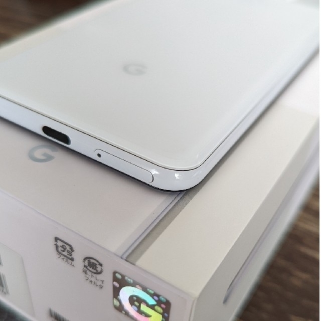 Google Pixel3 64GB クリアリーホワイト スマホ/家電/カメラのスマートフォン/携帯電話(スマートフォン本体)の商品写真