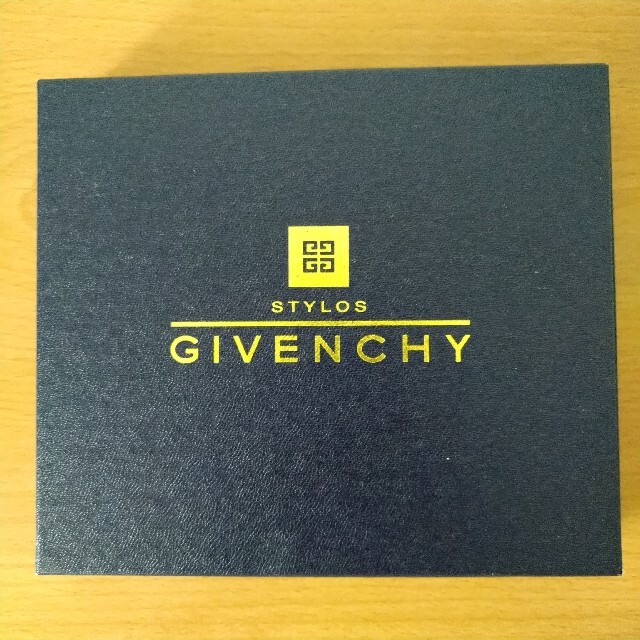 GIVENCHY(ジバンシィ)の【お値下げ】GIVENCHY ボールペン、シャーペン、名刺入れセット インテリア/住まい/日用品の文房具(その他)の商品写真