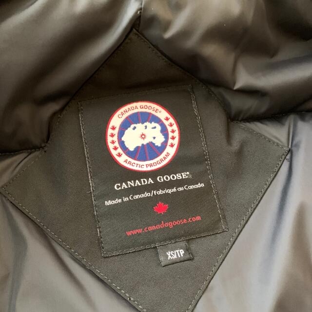 CANADA GOOSE(カナダグース)のyui様専用⭐︎ CANADA GOOSE  BRONTE ブラックXS レディースのジャケット/アウター(ダウンジャケット)の商品写真