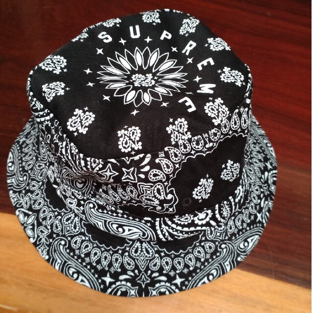 supreme bandana  crusher  黒　SM　バケットハット メンズの帽子(ハット)の商品写真