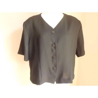 19AR大きいサイズ４L３XL★黒無地オーバーブラウス 夏用ジャケット手洗いOK(シャツ/ブラウス(半袖/袖なし))