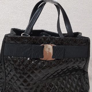 サルヴァトーレフェラガモ トートバッグ(レディース)(エナメル)の ...