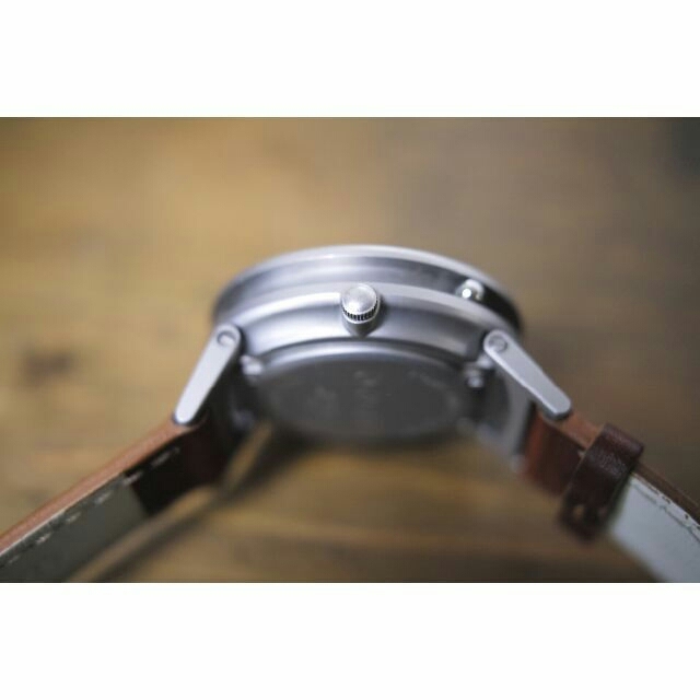EONE　イワン　BREADLEY　触る時計　稼働中　クォーツ メンズの時計(腕時計(アナログ))の商品写真