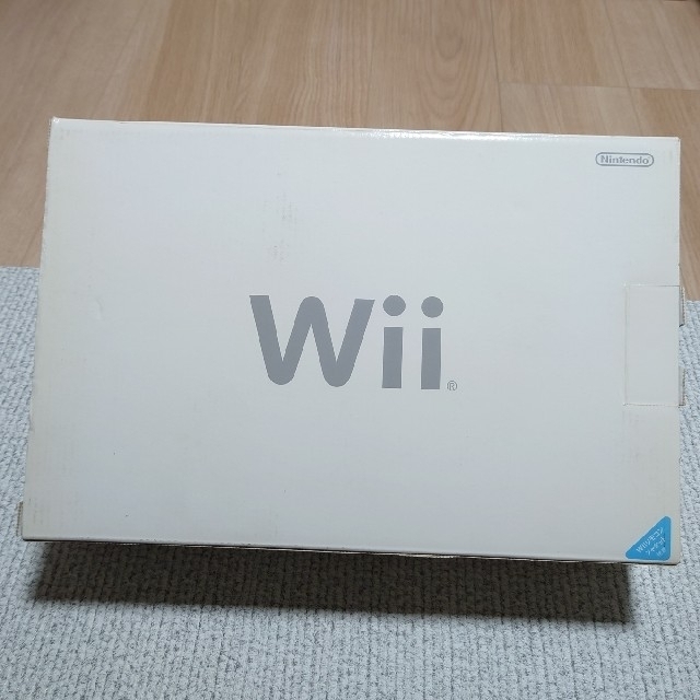 任天堂　wii 本体　(+ Wii fit + マリオカートソフト)