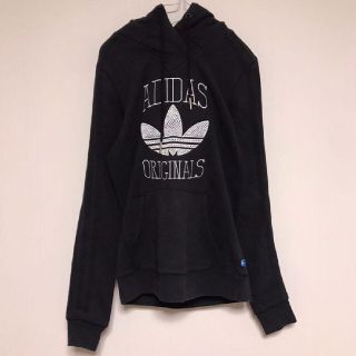 アディダス(adidas)のアディダス オリジナルス パーカー プルオーバー 刺繍 チューリップ モノクロ(パーカー)