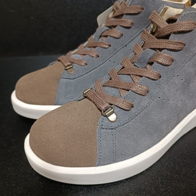 ディアドラ(DIADORA HERITAGE) ポルトガル製スニーカー 灰 42