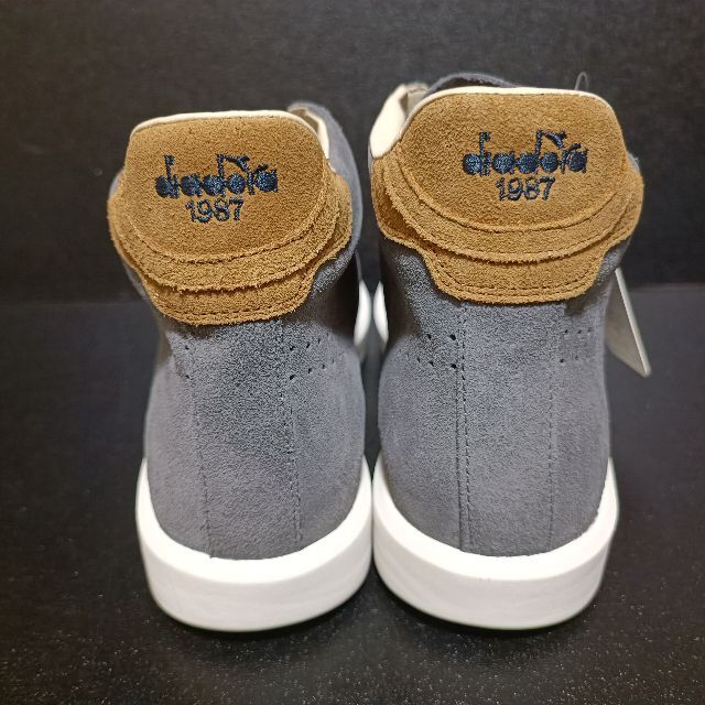 ディアドラ(DIADORA HERITAGE) ポルトガル製スニーカー 灰 42