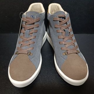 ディアドラ(DIADORA HERITAGE) ポルトガル製スニーカー 灰 42