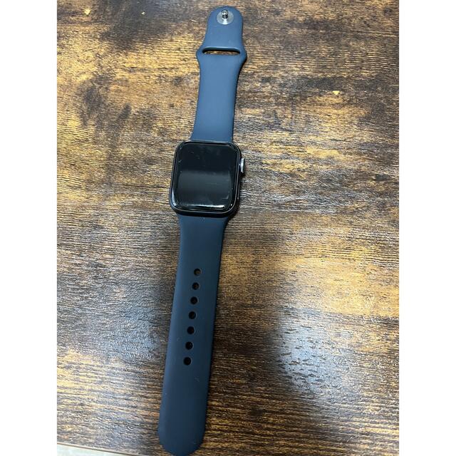 Apple Watch(アップルウォッチ)のApple Watch SE スペースグレイ　40mm メンズの時計(腕時計(デジタル))の商品写真