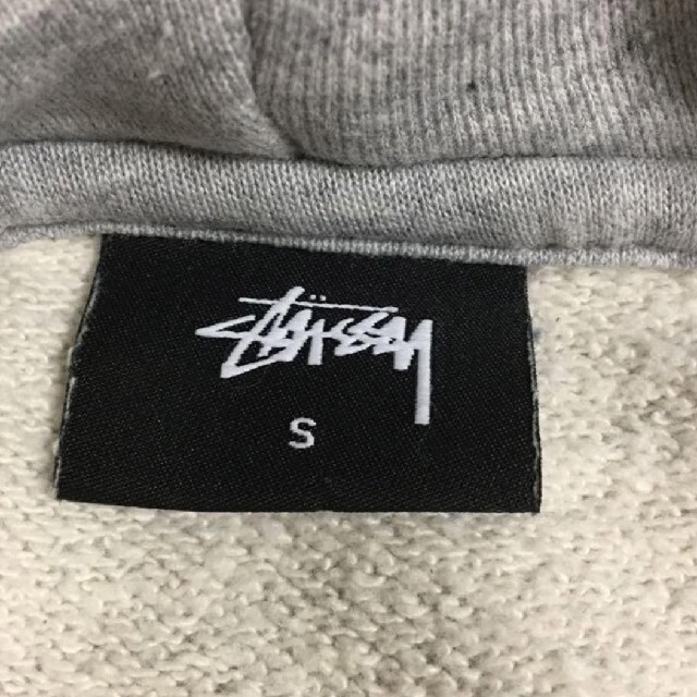 STUSSY - ステューシー プルオーバー パーカー 刺繍 ロゴ ピンク STUSSY - ステューシー プルオーバー パーカー 刺繍 ロゴ ピンク