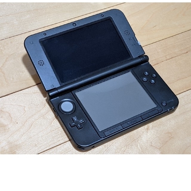 [値下げ] Nintendo 3DS LL 本体　シルバー×ブラック エンタメ/ホビーのゲームソフト/ゲーム機本体(携帯用ゲーム機本体)の商品写真