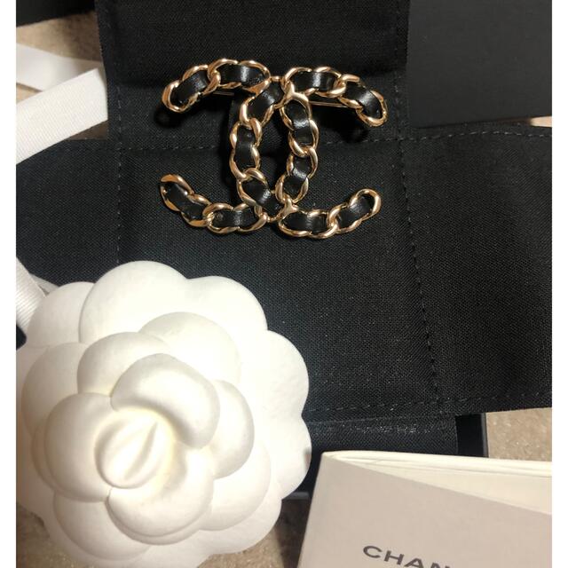 CHANEL ブローチ　新品アクセサリー