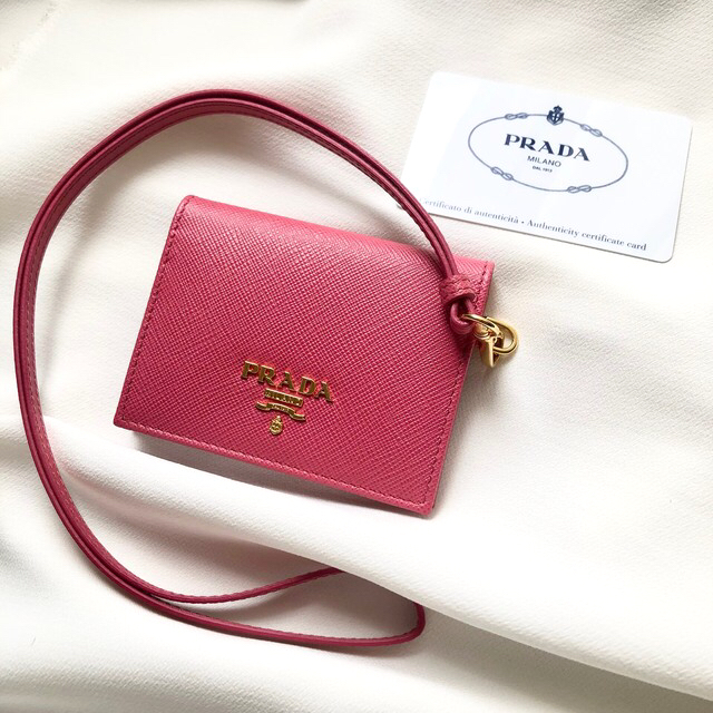 PRADA プラダ 定期入れ 社員証入れ カードケース IDホルダー 新品未