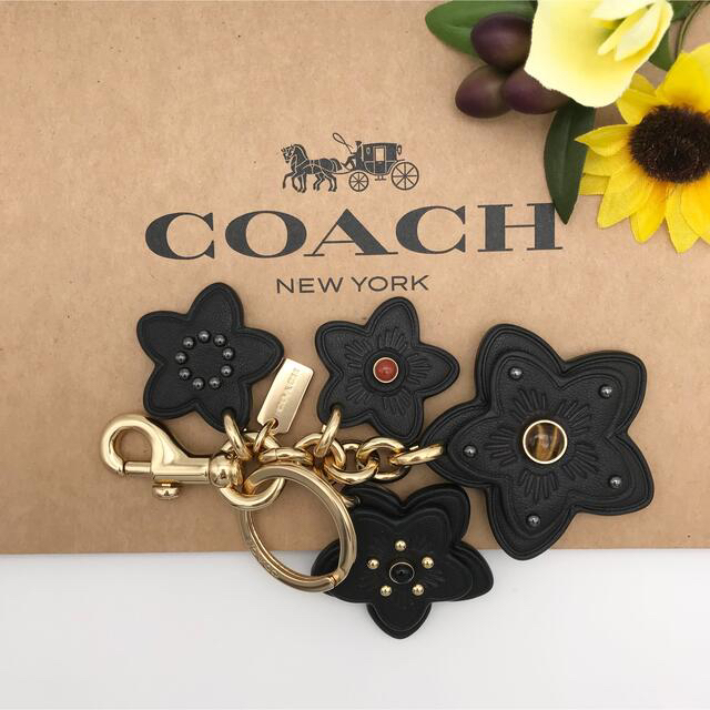 COACH(コーチ)のCOACH ★大人気★ワイルドフラワー ミックス バッグチャーム ブラック 新品 レディースのアクセサリー(チャーム)の商品写真