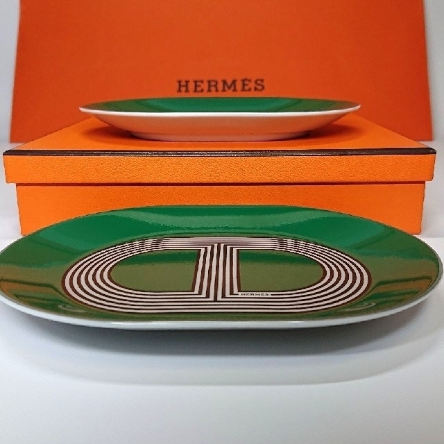 Hermes(エルメス)のエルメス ラリー オーバルプレートミニ(15cm×12cm)× 2枚！廃盤 最安 インテリア/住まい/日用品のキッチン/食器(食器)の商品写真