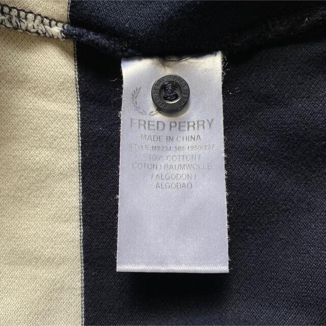 FRED PERRY(フレッドペリー)のフレッドペリー　ポロシャツ　ワンポイントロゴ　半袖シャツ　ボーダー　XLサイズ メンズのトップス(ポロシャツ)の商品写真