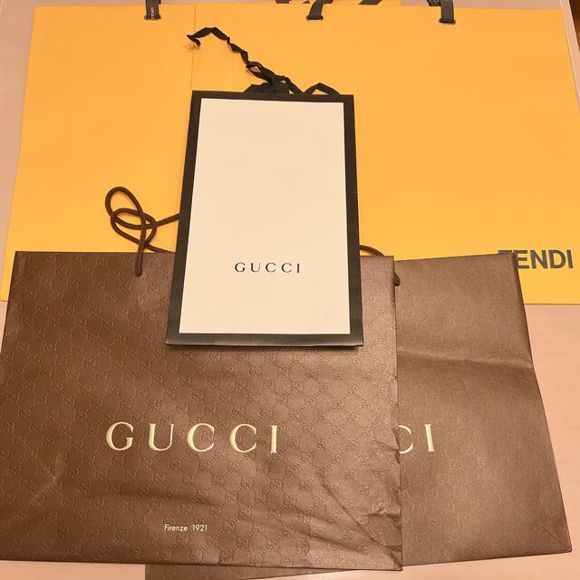 Gucci(グッチ)のGUCCI  FENDI  グッチ　フェンディ　紙袋　ショップ袋 レディースのバッグ(ショップ袋)の商品写真