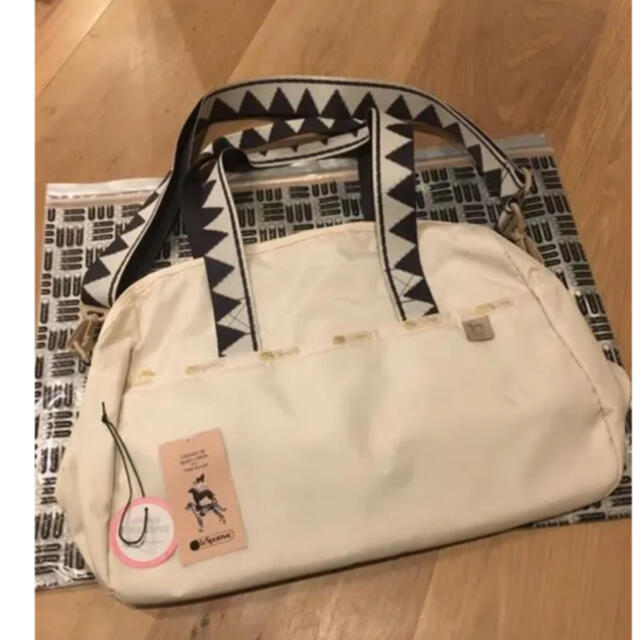 LeSportsac(レスポートサック)のレスポートサック　　旅行バッグ　HARPER BAG 風間ゆみえ　新品未使用 レディースのバッグ(ショルダーバッグ)の商品写真