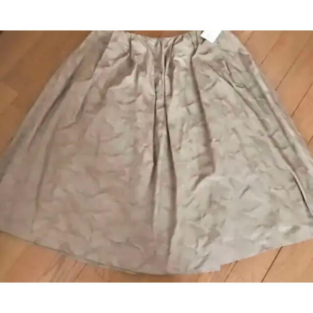 【未使用】カモフラ柄スカート　日本製　38 レディースのスカート(ひざ丈スカート)の商品写真