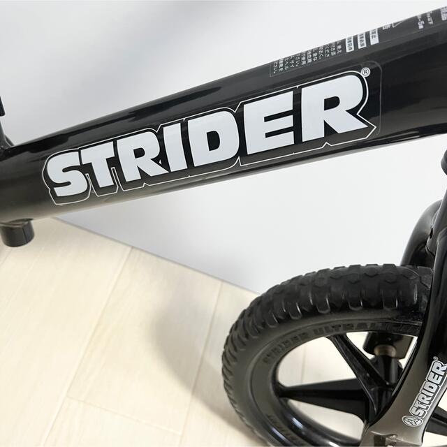 ★美品★ ストライダー スポーツモデル STRIDER 日本正規品 ブラック キッズ/ベビー/マタニティの外出/移動用品(三輪車)の商品写真