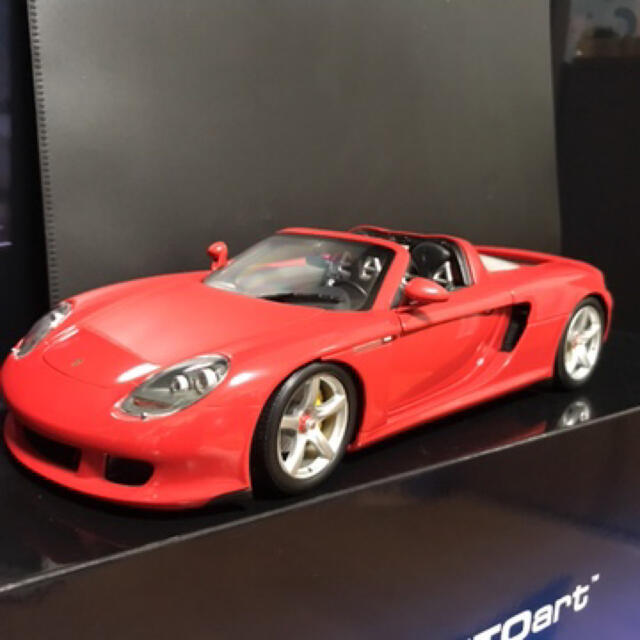 ミニカーミニチャンプス 1/18 ポルシェ カレラ GT (レッド)