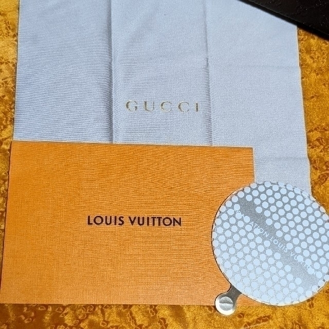 Gucci(グッチ)のGUCCI  時計空き箱et USED 等  YSL  空箱 他LV鏡未使用 レディースのバッグ(ショップ袋)の商品写真